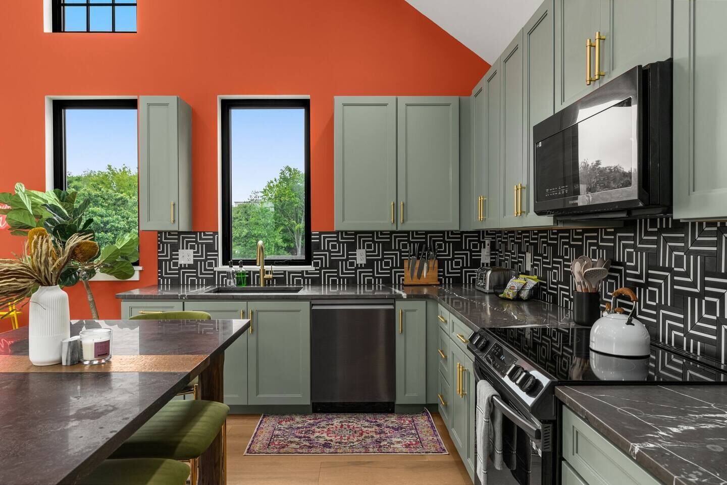 Refrigerador, microondas, horno y parrilla de estufa 