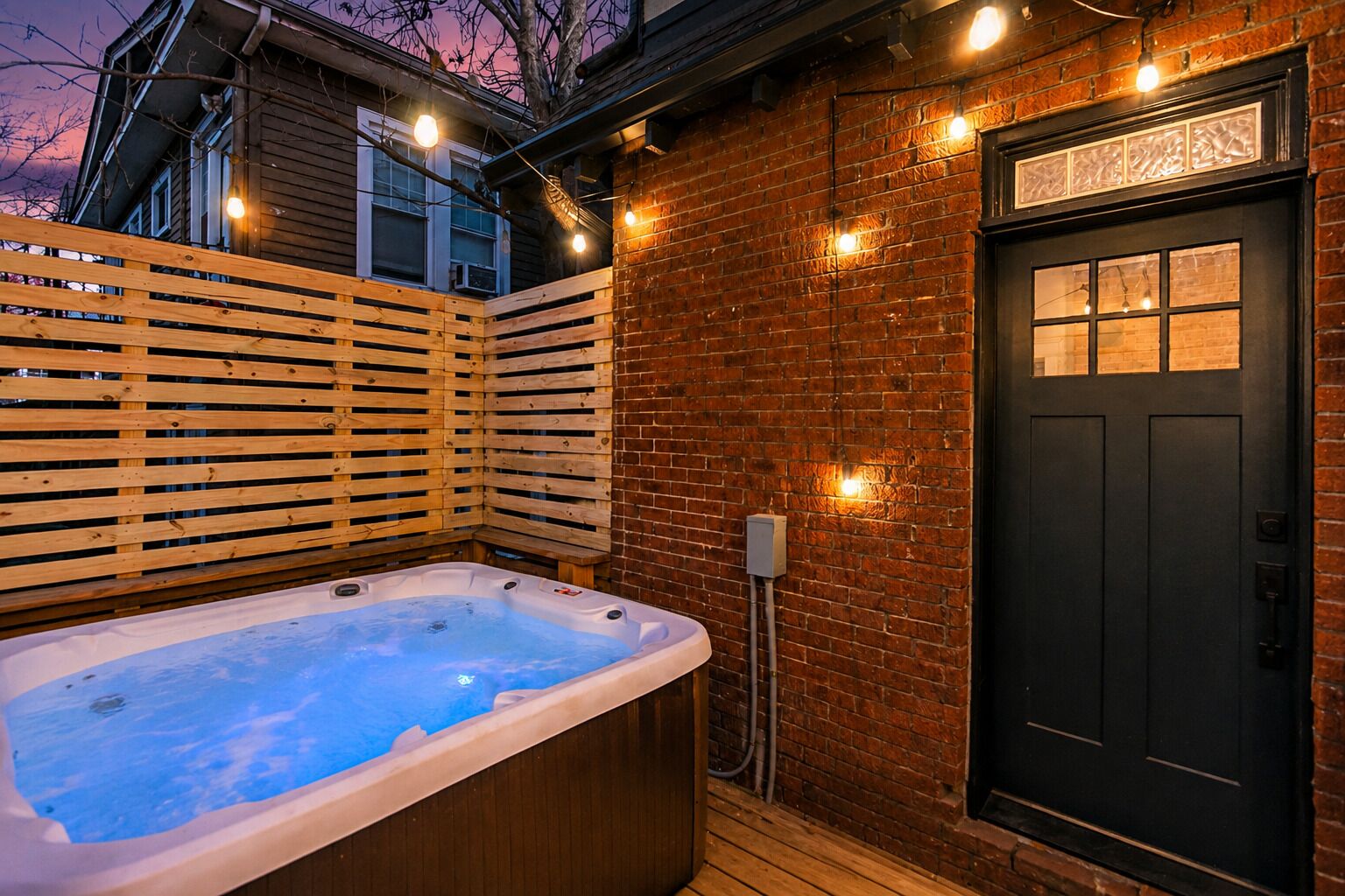 Outdoor spa tub