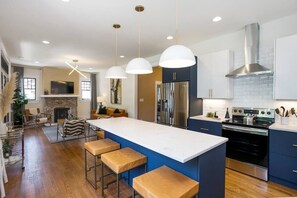 Fridge, microwave, oven, stovetop - Upscale Craftsman, Hot Tub, Walk to Belmont & 12 South (Nashville)