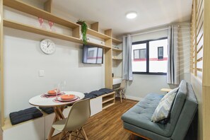 อพาร์ทเมนท์ | ผ้าม่านกันแสง, เตารีด/โต๊ะรีดผ้า, Wi-Fi ฟรี