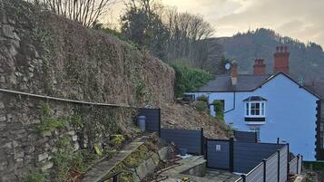 House, 4 Bedrooms, Smoking, Balcony | Property grounds