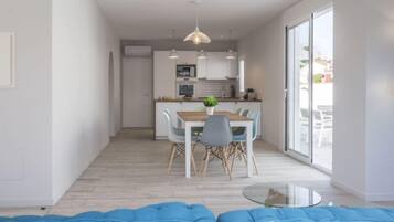 House, 4 Bedrooms, Terrace | Dining