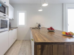 Talo, 4 makuuhuonetta, terassi | Yksityinen keittiö