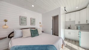 4 habitaciones, tabla de planchar con plancha, cuna de viaje y wifi 