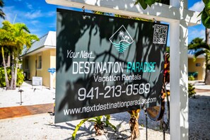 Exterior detail - Royal Palm Retreat - 1123-25   “Siesta Key” (Sarasota)