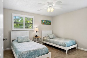 4 bedrooms, desk, iron/ironing board, free WiFi