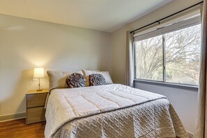 Interior - Houston Home 11 Mi to Hospitals: Nurses Welcome! (Houston)