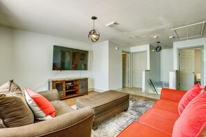 Interior - Houston Home 11 Mi to Hospitals: Nurses Welcome! (Houston)