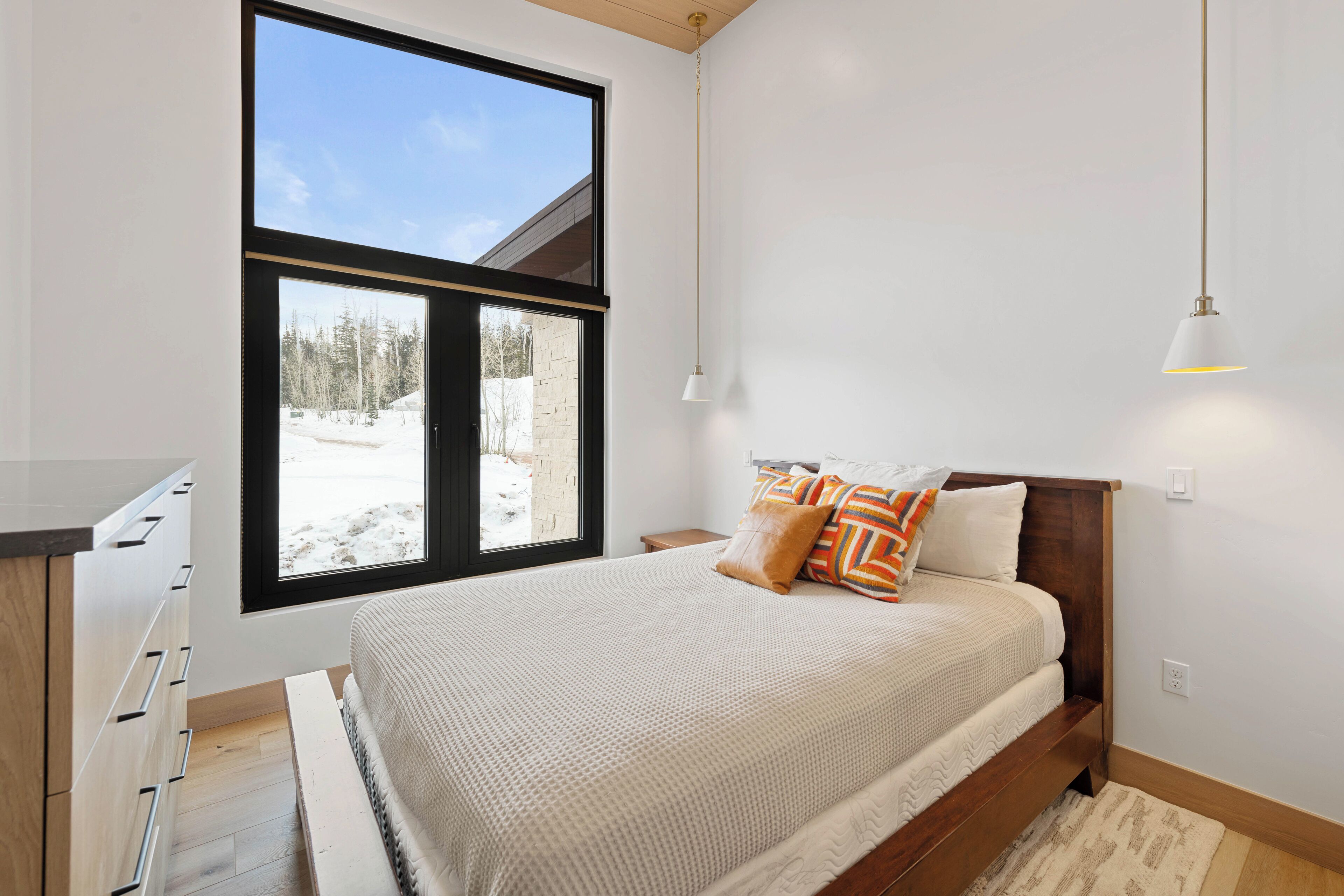 House (6 Bedrooms) | Interior