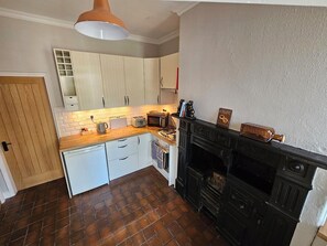 Frigorífic, microones, forn i bullidora elèctrica 