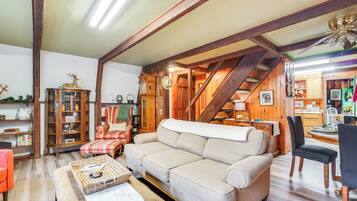 Rumah (4 Bedrooms) | Interior