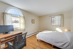 Interior - Deck & Fire Pit: Cozy Escape in Morrisville! (Morrisville)