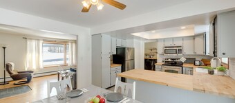 Deck & Fire Pit: Cozy Escape in Morrisville!