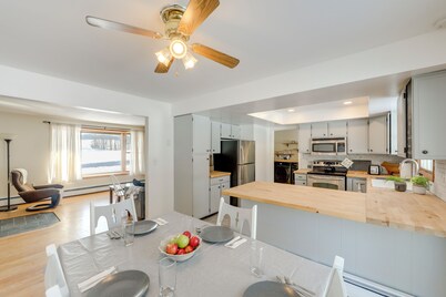 Deck & Fire Pit: Cozy Escape in Morrisville!