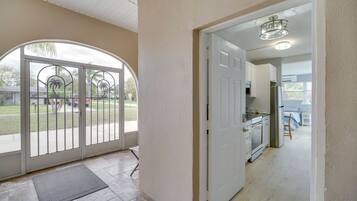 Apartment (0 Bedroom) | Interior