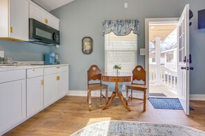 Cottage (1 Bedroom) | Interior - Half-mi to Dtwn: New Cottage in Jefferson! (Jefferson)