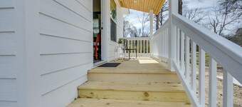 Half-mi to Dtwn: New Cottage in Jefferson!