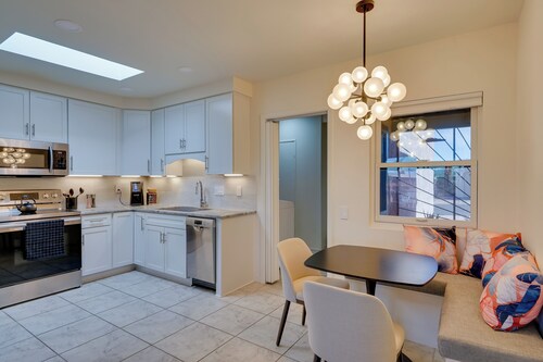 Tranquil Green Valley Home w/ Screened Porch