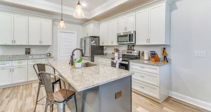 2 Mi to Beach: Bright Navarre Home w/ Fire Pit!
