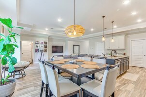 House (2 Bedrooms) | Front of property