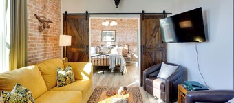 Walk to Shops & Eats: Charming Dtwn Emmett Apt!