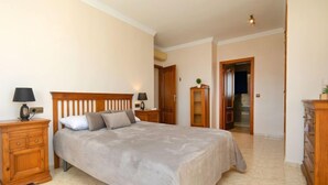 Villa, varias habitaciones, terraza