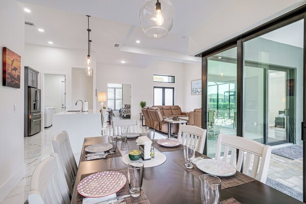 House (4 Bedrooms) | Interior