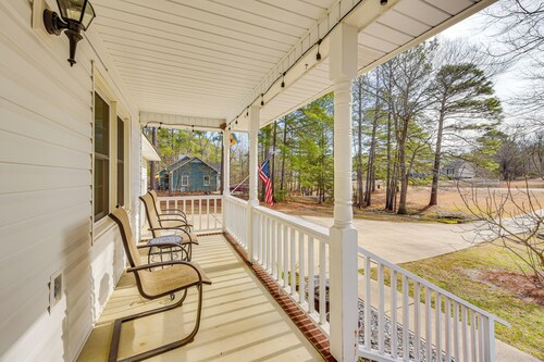 Cozy Couple's Getaway w/ Private Yard in Cameron