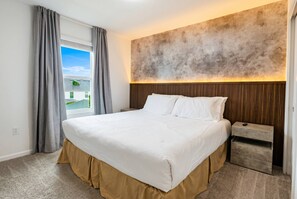 6 habitaciones, tabla de planchar con plancha, wifi y ropa de cama 