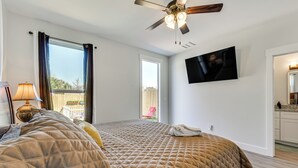 Interior - 2 Mi to Gulf: Home w/ Sauna, Garden in Panama City (Panama City Beach)