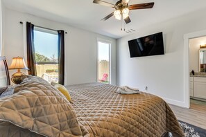 Interior - 2 Mi to Gulf: Home w/ Sauna, Garden in Panama City (Panama City Beach)