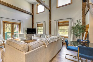 House (3 Bedrooms) | Interior - Fish, Hike & Ski: Spacious Family Escape in Eden (Eden)