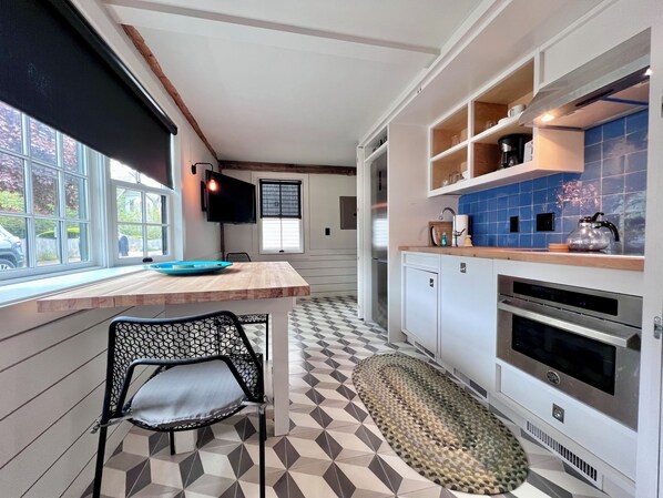 Fridge, microwave, stovetop, toaster