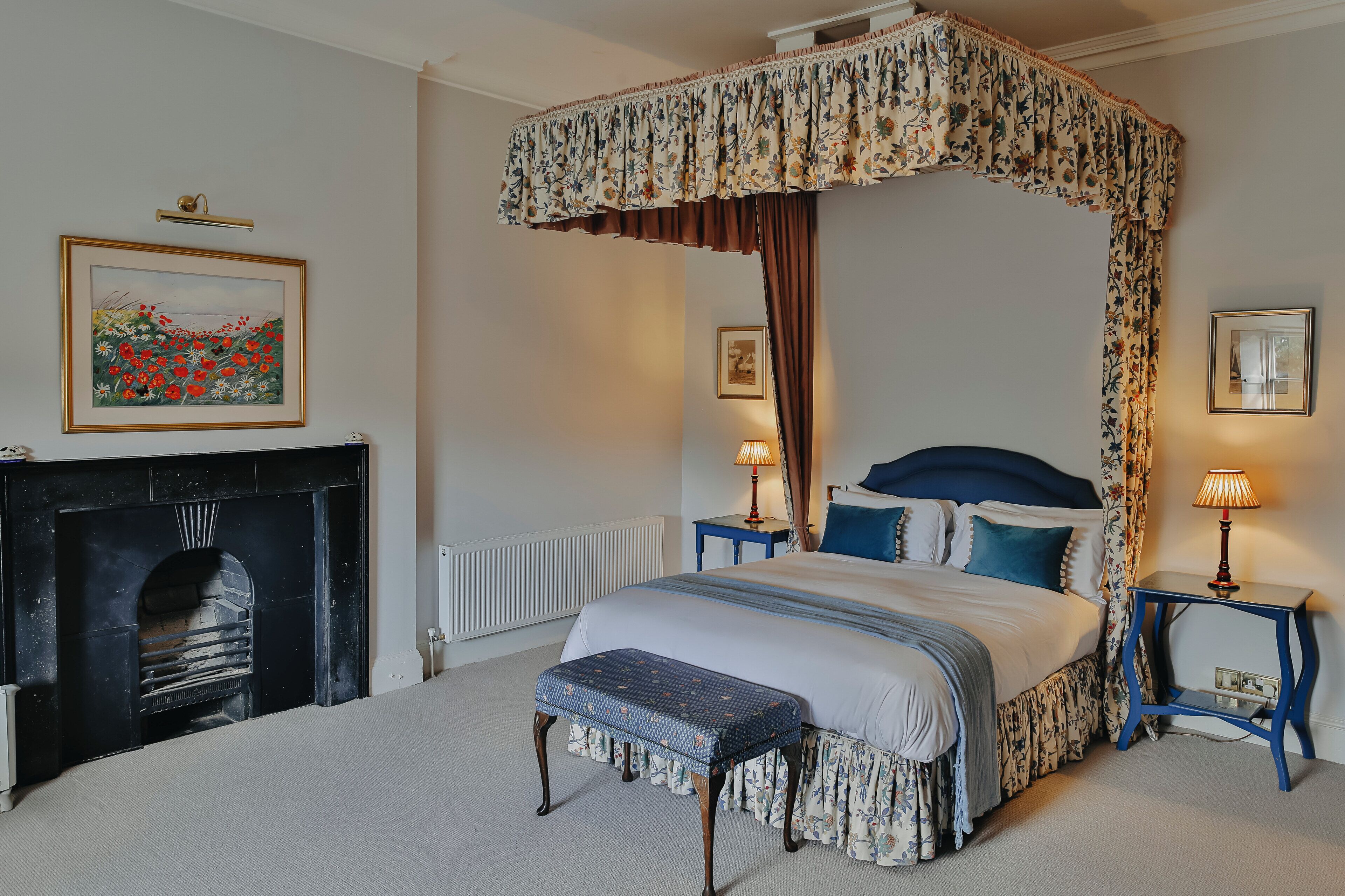 6 bedrooms, WiFi, bed sheets