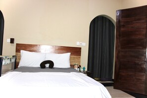 2 bedrooms, iron/ironing board, travel cot, WiFi