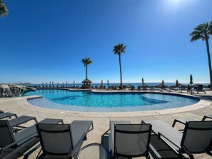House | 2 bedrooms - Steps to Sandy Beach Pool Renovated 2BR Condo (Puerto Peñasco)