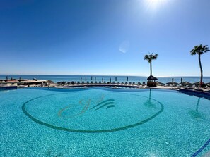 2 bedrooms - Steps to Sandy Beach Pool Renovated 2BR Condo (Puerto Peñasco)