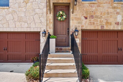 Bend in the River - Gorgeous 4-Level Brownstone with Rooftop Views
