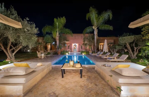 Villa | 9 dormitorios y Internet