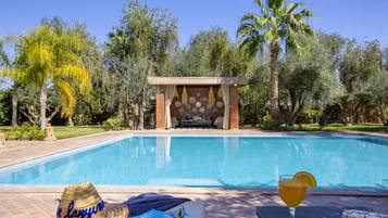 House | 9 bedrooms, Internet