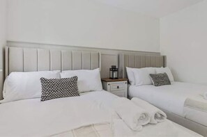 3 bedrooms, iron/ironing board, WiFi, bed sheets