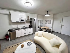 Comfort Apartment, 3 Bedrooms | Private kitchen