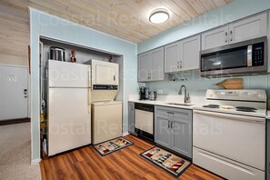 Fridge, microwave, oven, coffee/tea maker - Sea Breeze - Beautiful Canal Views from this Cozy 2 Bedroom Condo! (Ocean City)