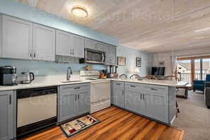 Fridge, microwave, oven, coffee/tea maker