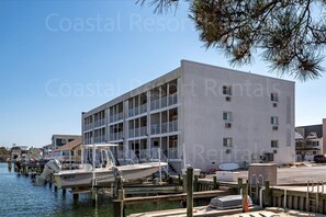 Marina - Sea Breeze - Beautiful Canal Views from this Cozy 2 Bedroom Condo! (Ocean City)