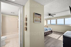 2 bedrooms, iron/ironing board, free WiFi