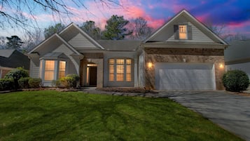 House, 3 Bedrooms | Exterior