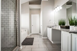 House, 3 Bedrooms | Bathroom | Towels