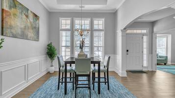 House, 3 Bedrooms | Dining
