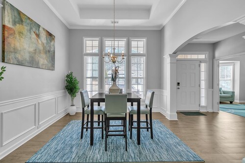 Spacious Family Retreat in Atlanta - Sleeps 10